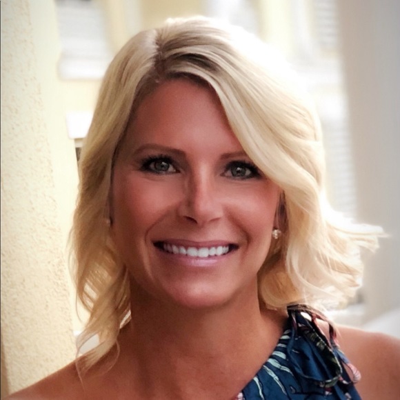 Meet your Posher, Chrystal - Picture 1 of 2